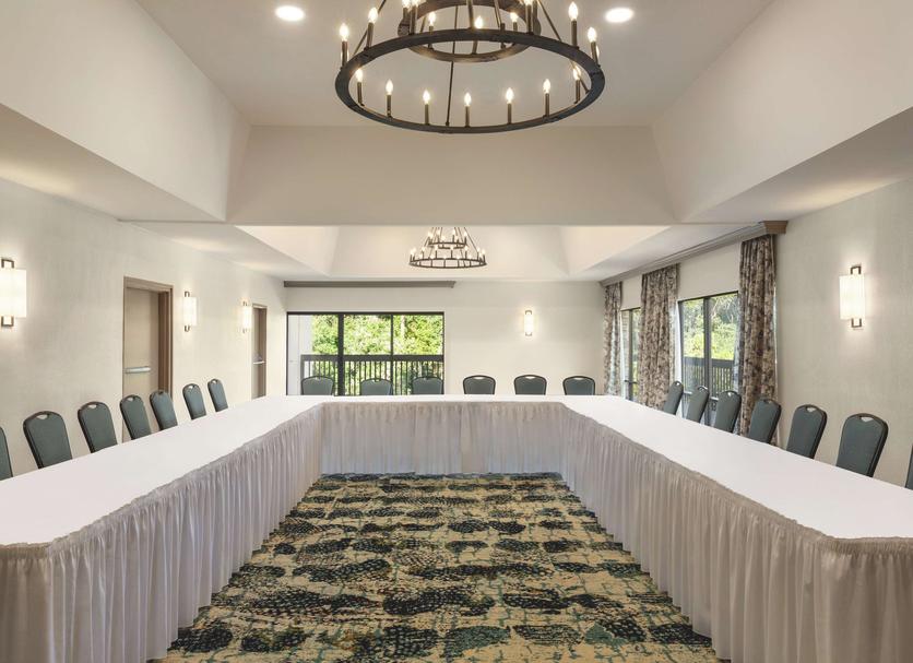 Ruang konferensi Foto