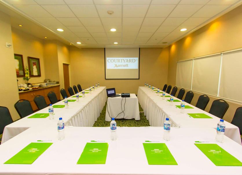 Ruang konferensi Foto