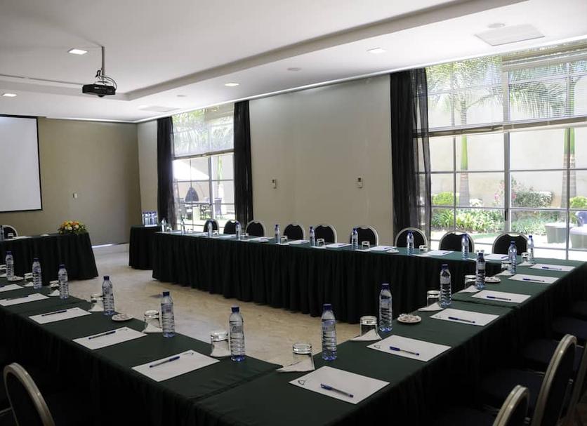 Ruang konferensi Foto