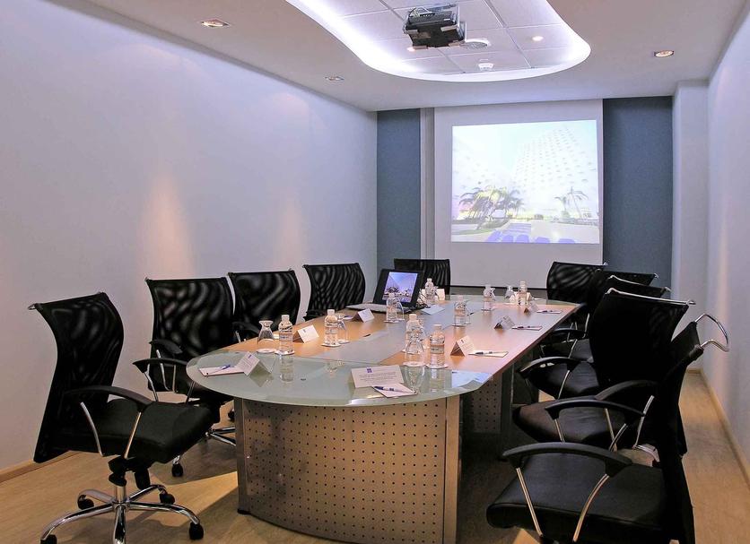Ruang konferensi Foto