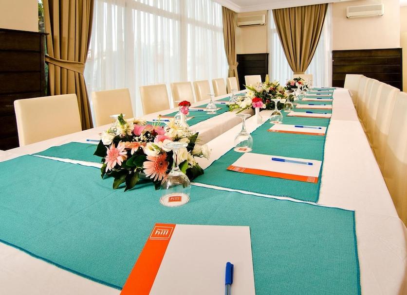 Ruang konferensi Foto