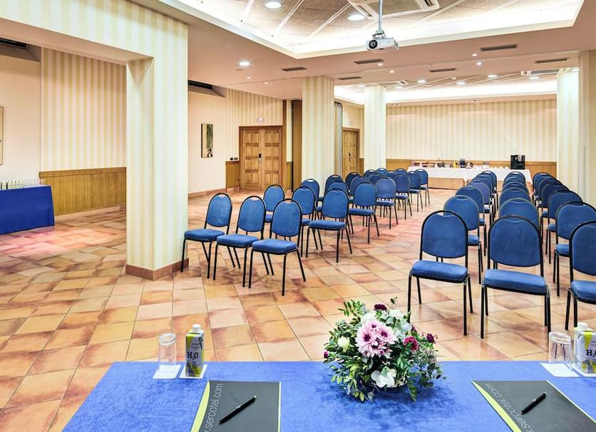 Ruang konferensi Foto