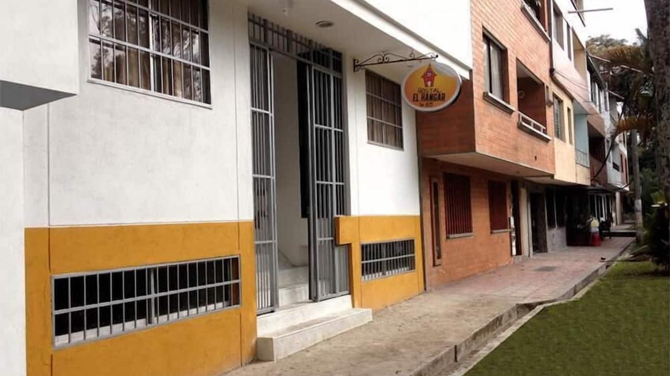 Hostal El Hangar 65