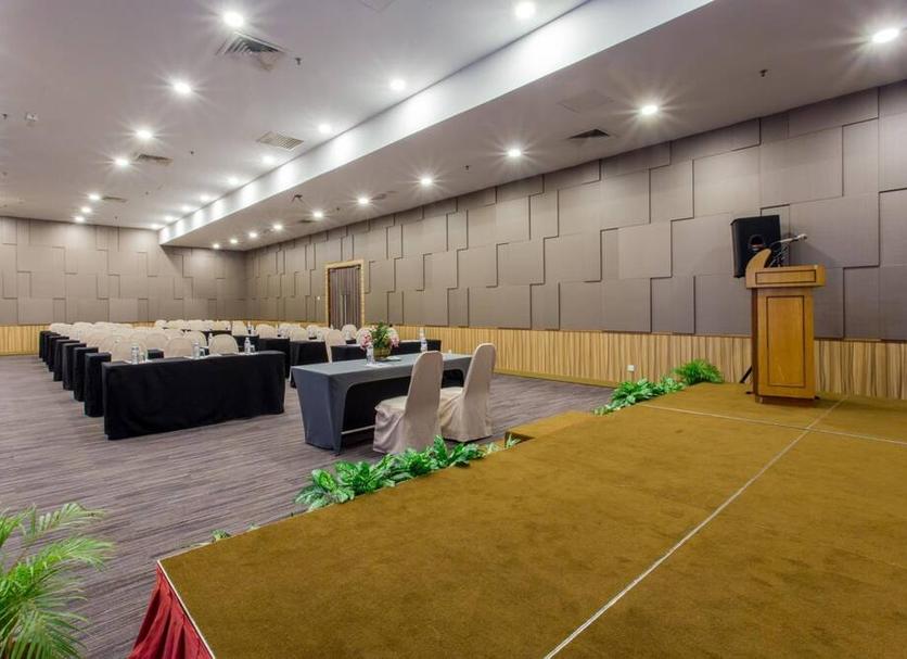 Ruang konferensi Foto