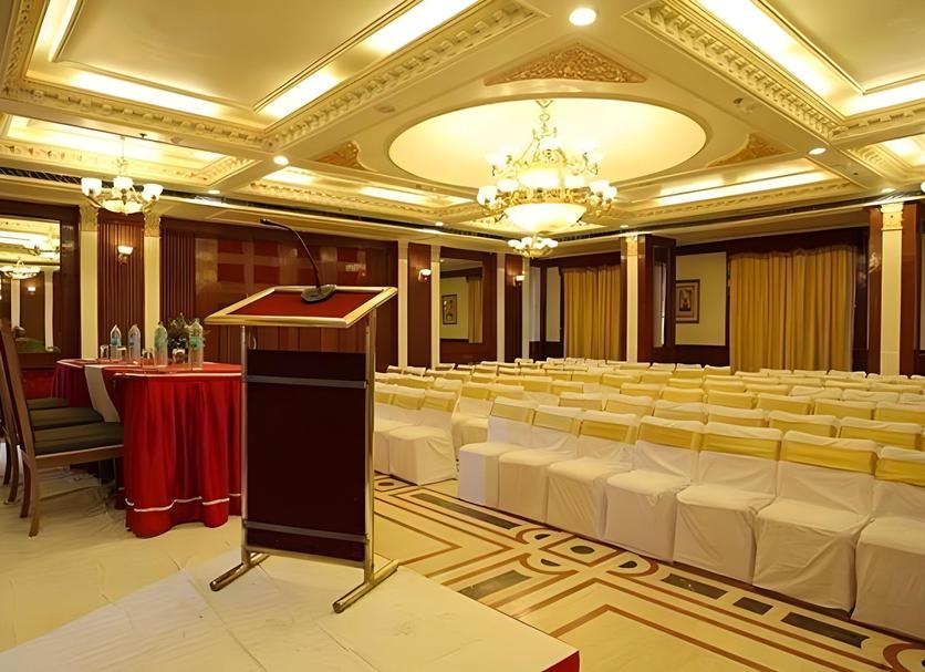 Ruang konferensi Foto