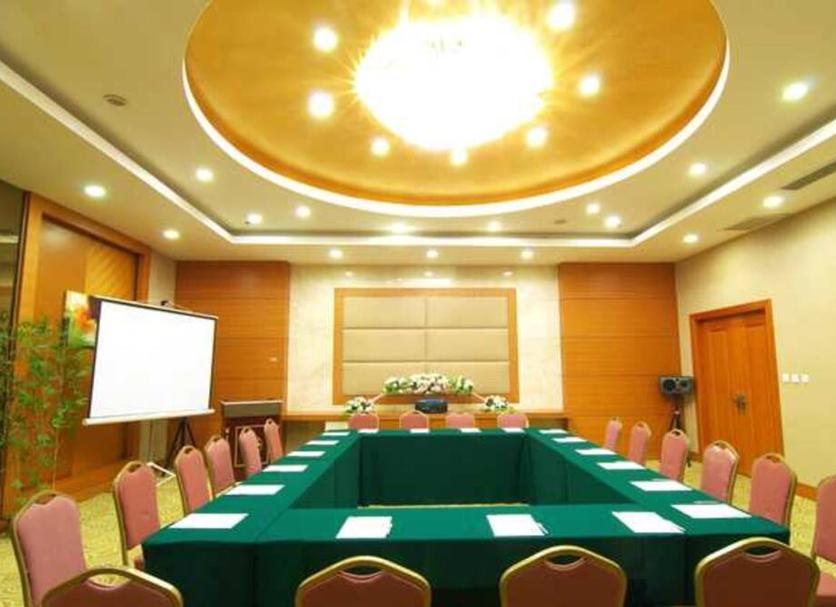 Ruang konferensi Foto