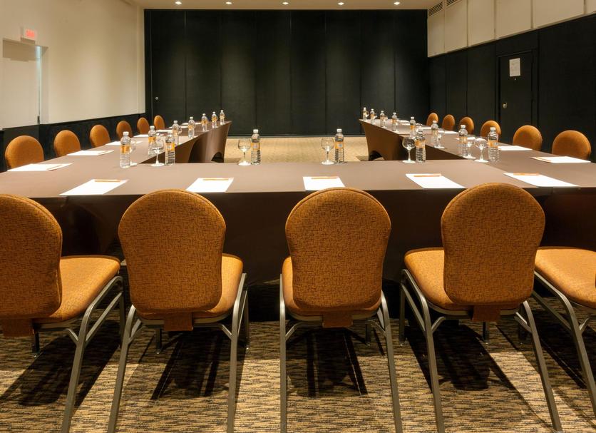 Ruang konferensi Foto