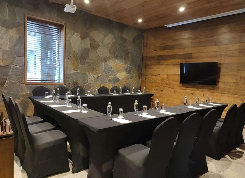 Ruang konferensi Foto