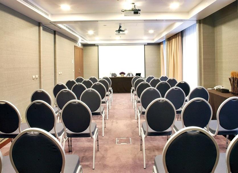 Ruang konferensi Foto