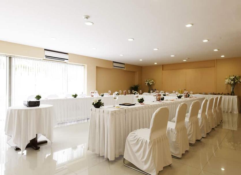 Ruang konferensi Foto