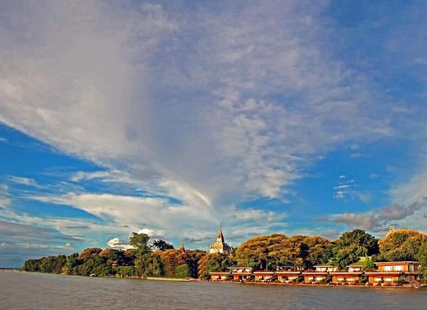Pemandangan luar Foto