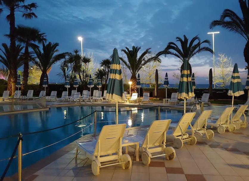 Kolam Foto