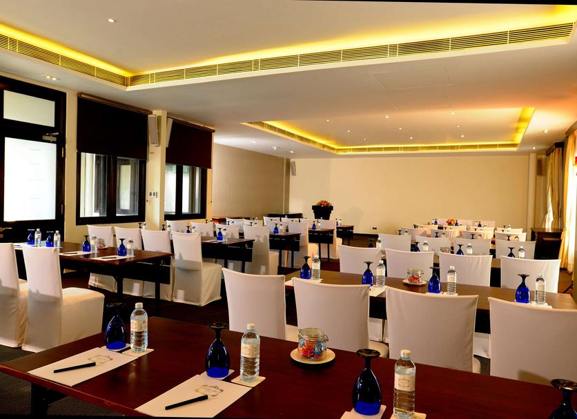 Ruang konferensi Foto