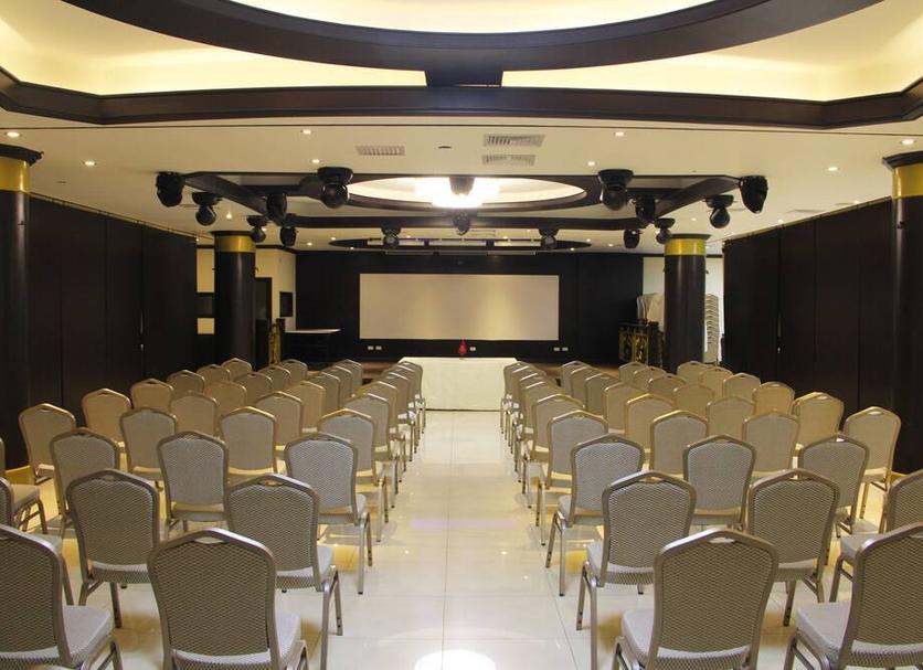 Ruang konferensi Foto