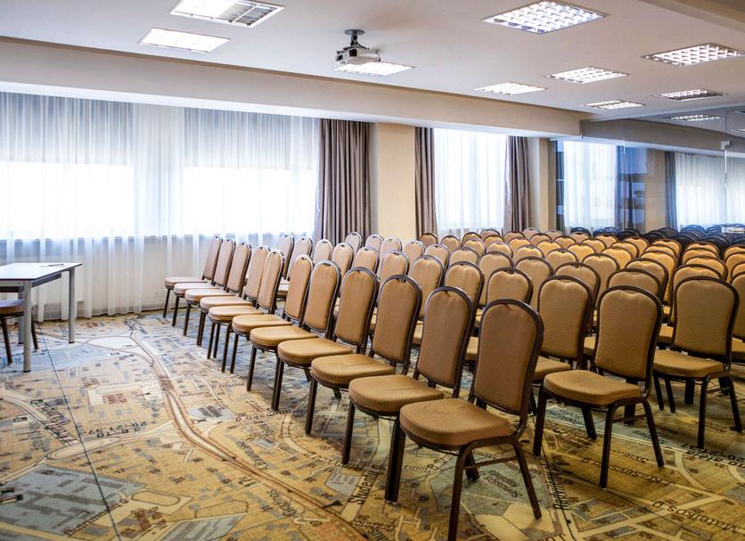 Ruang konferensi Foto