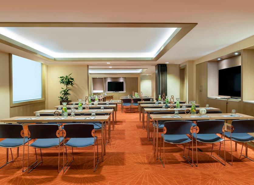 Ruang konferensi Foto