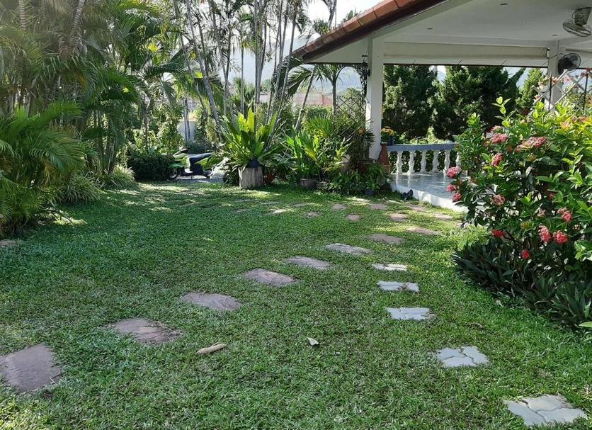 Pemandangan luar Foto