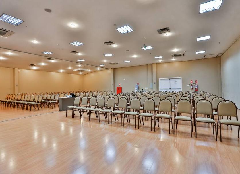 Ruang konferensi Foto