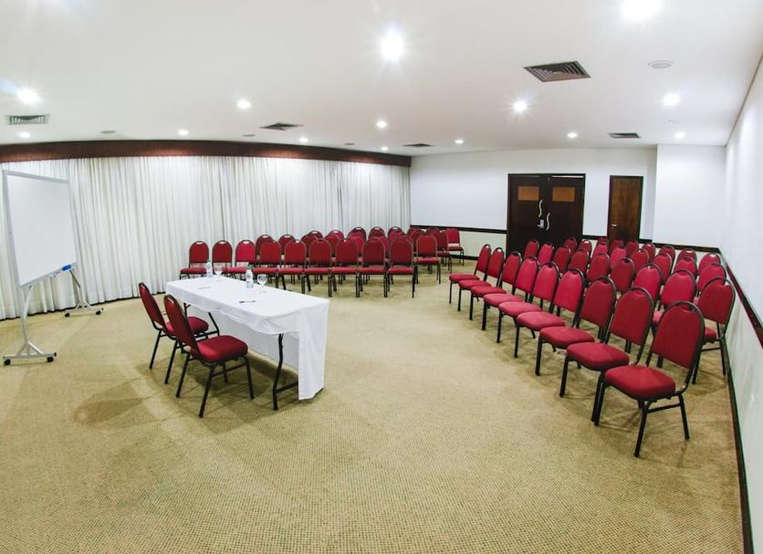 Ruang konferensi Foto