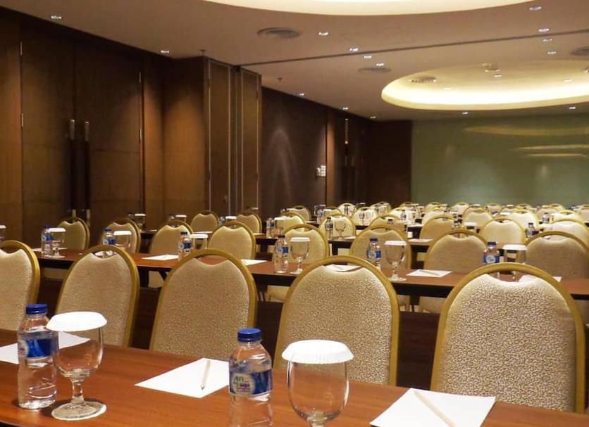 Ruang konferensi Foto