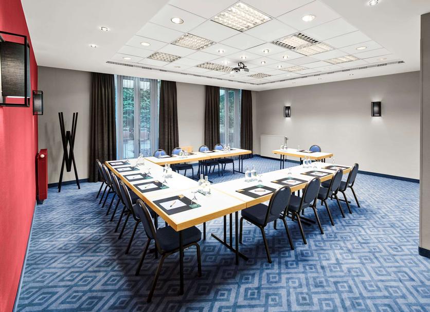Ruang konferensi Foto