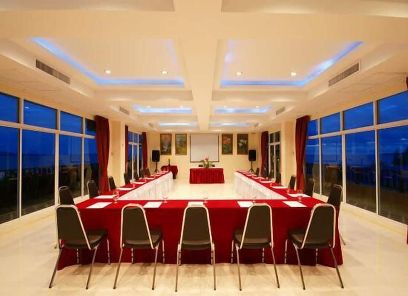 Ruang konferensi Foto