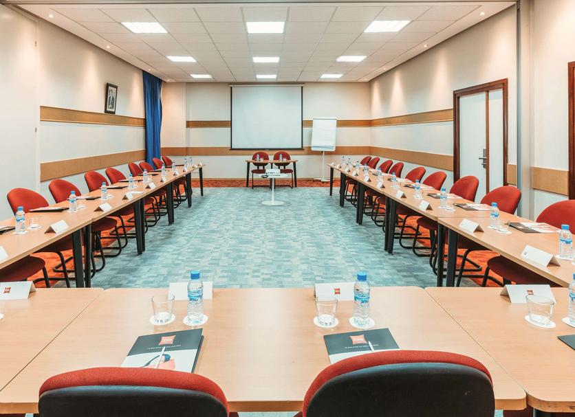 Ruang konferensi Foto