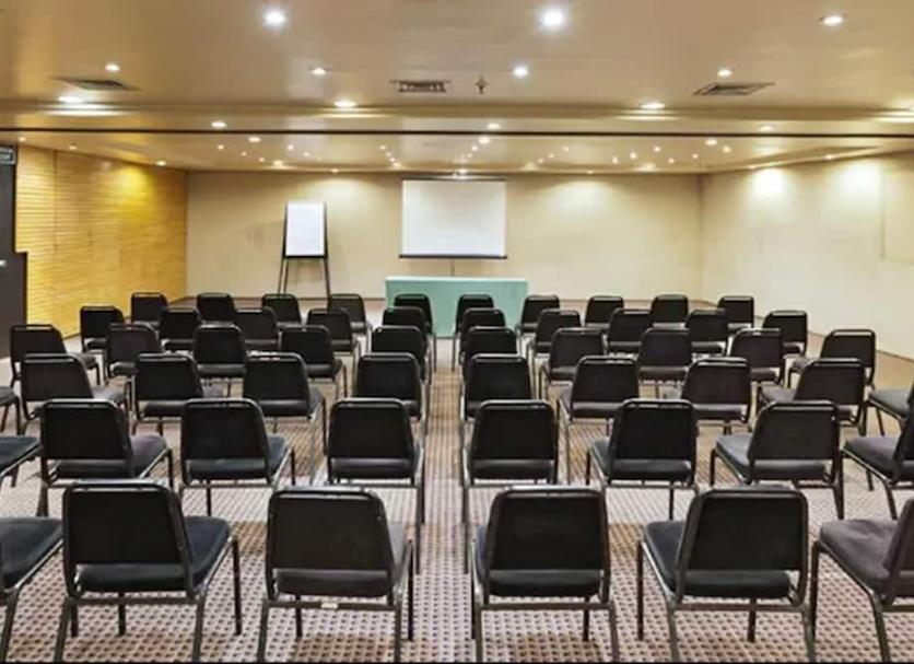 Ruang konferensi Foto
