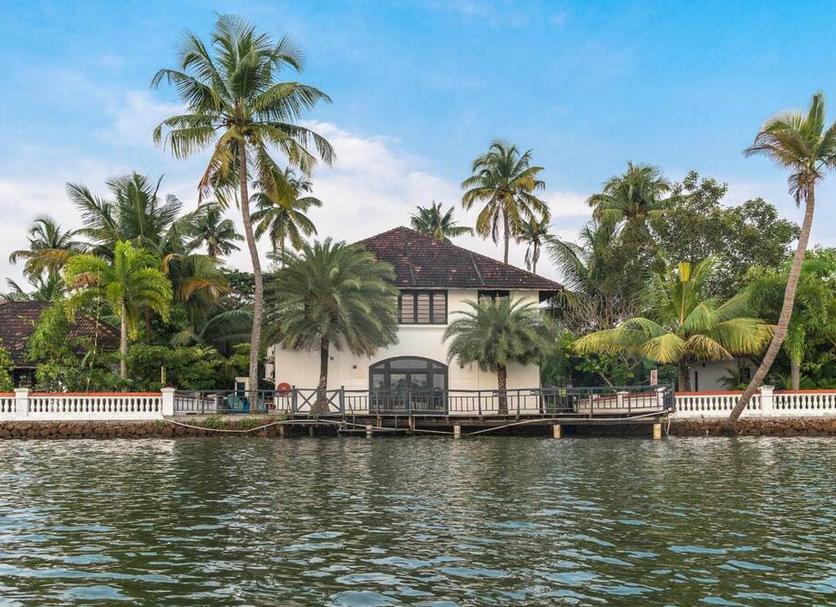 Pemandangan luar Foto