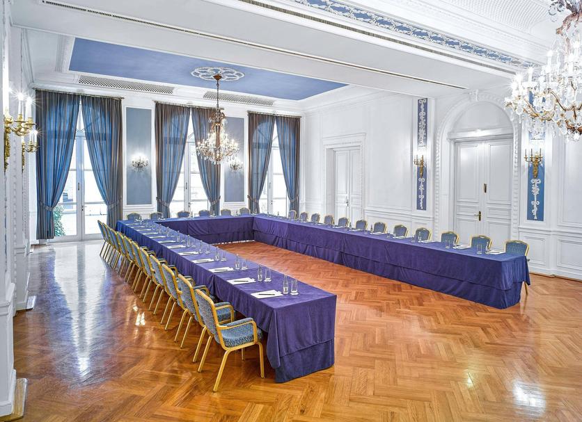 Ruang konferensi Foto