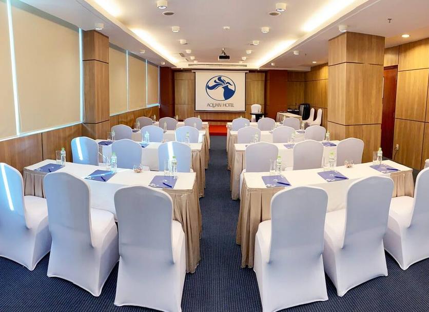 Ruang konferensi Foto