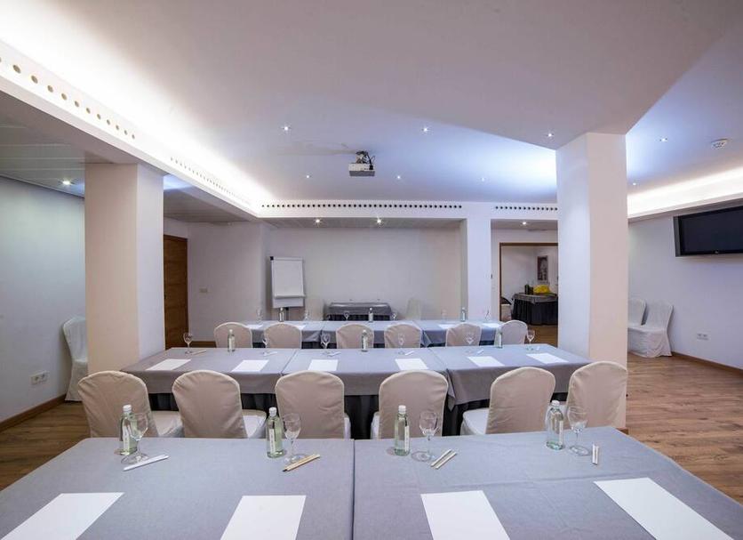 Ruang konferensi Foto