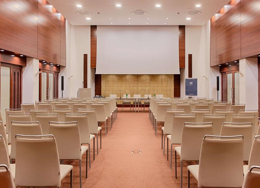 Ruang konferensi Foto