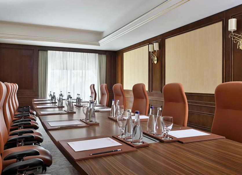 Ruang konferensi Foto