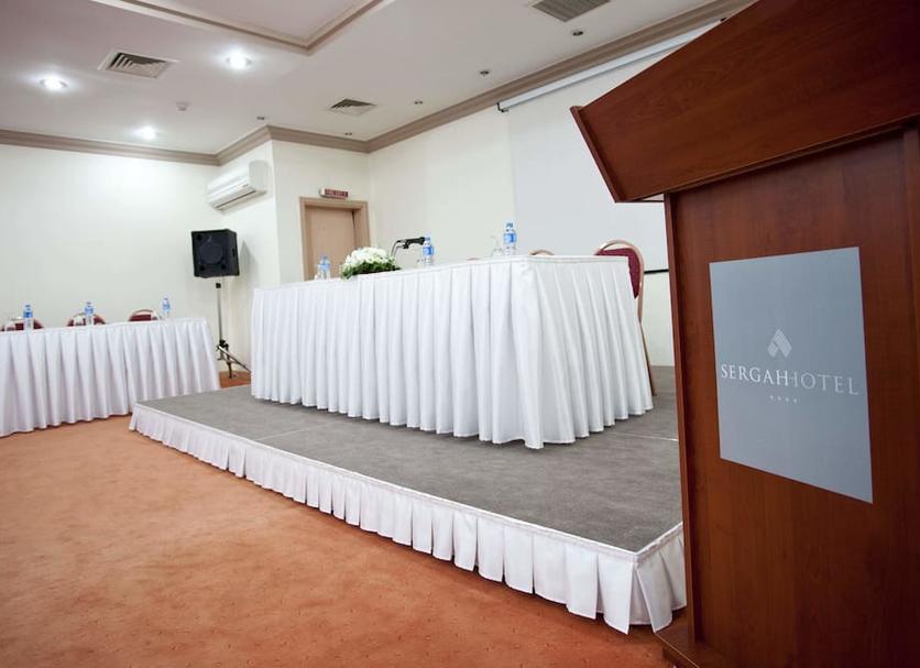 Ruang konferensi Foto