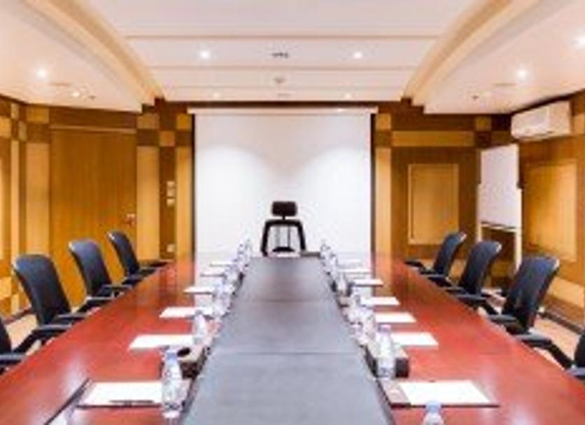Ruang konferensi Foto
