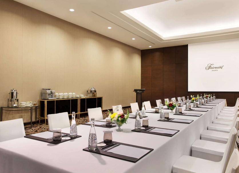 Ruang konferensi Foto