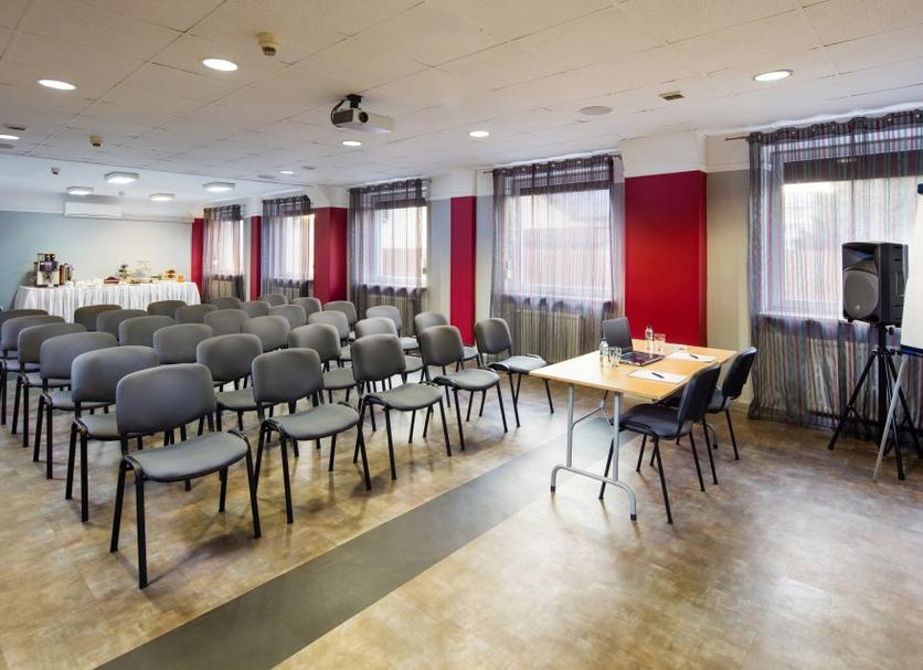 Ruang konferensi Foto