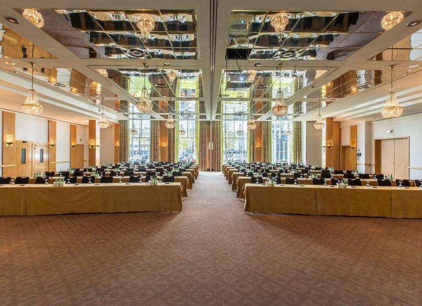 Ruang konferensi Foto