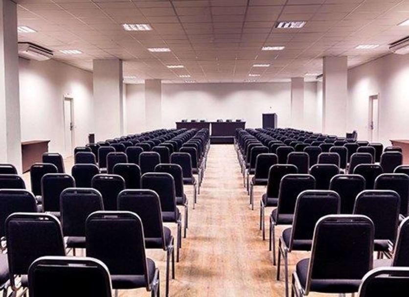 Ruang konferensi Foto