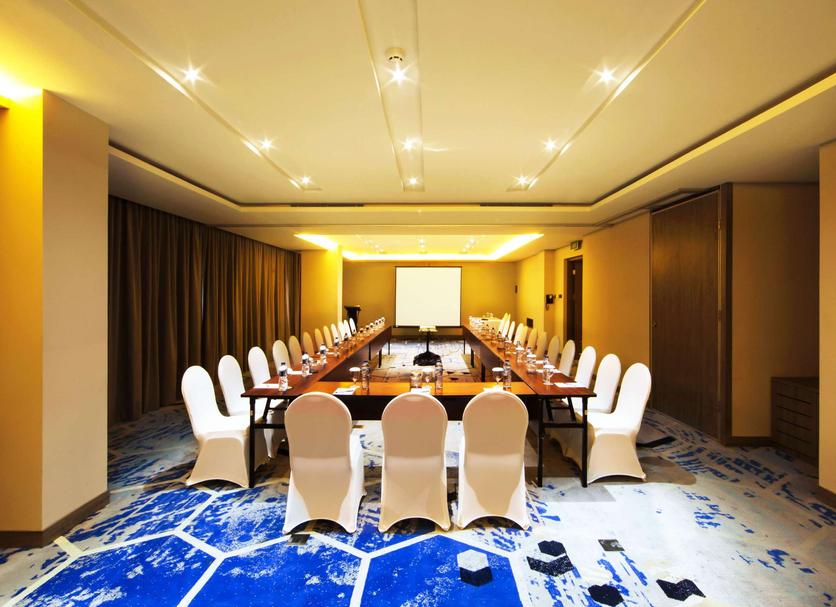 Ruang konferensi Foto