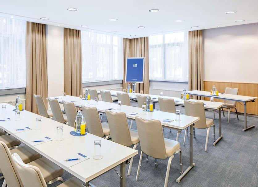 Ruang konferensi Foto