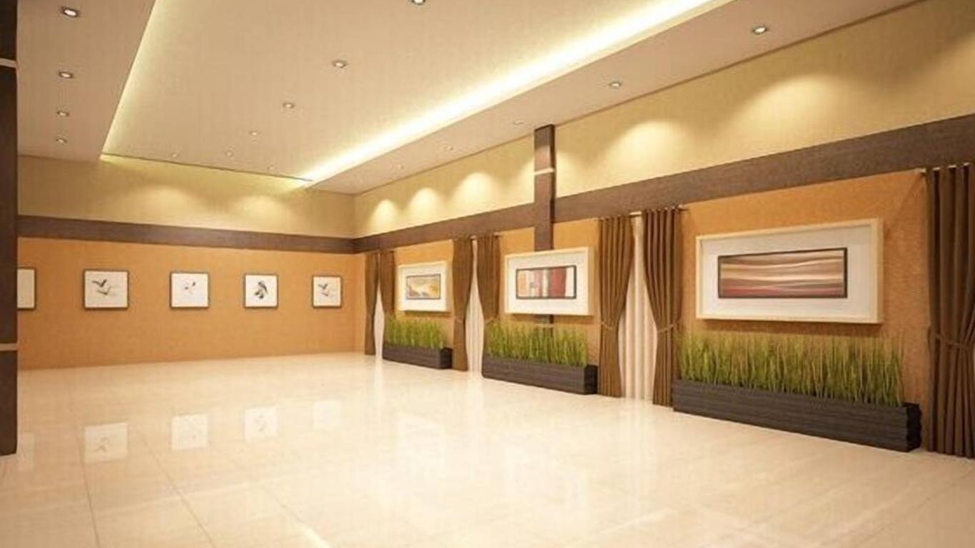 Super OYO Townhouse Oak Hotel Fiducia Serpong