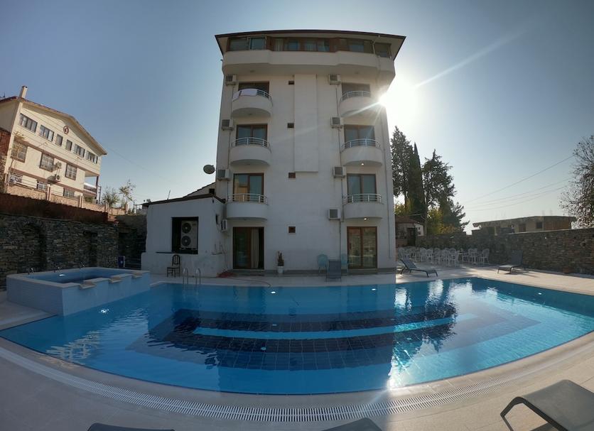 Kolam Foto