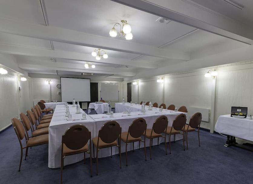 Ruang konferensi Foto
