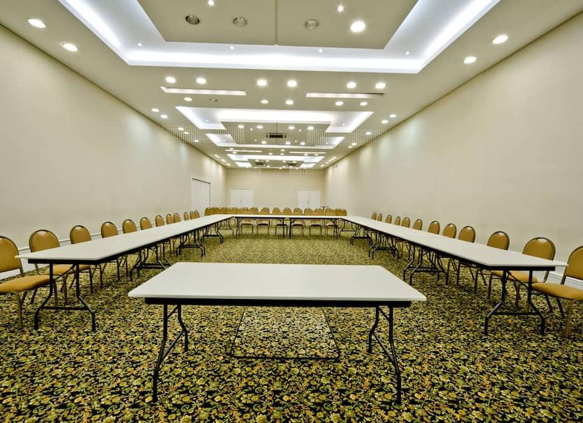 Ruang konferensi Foto
