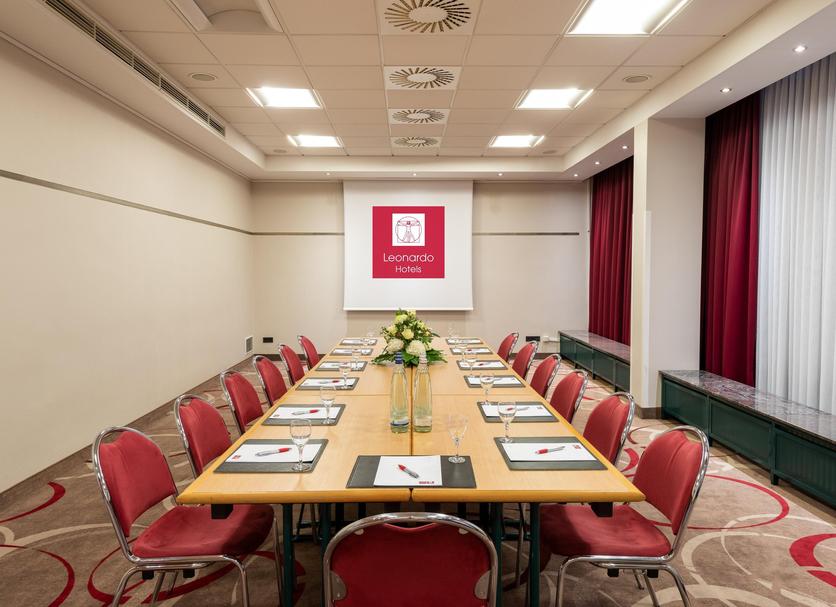 Ruang konferensi Foto