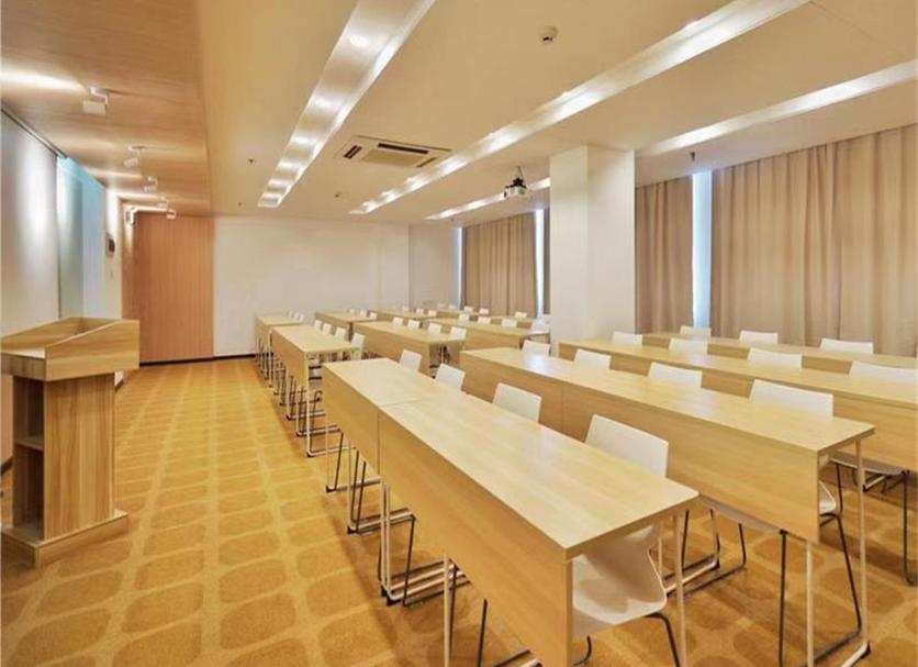 Ruang konferensi Foto