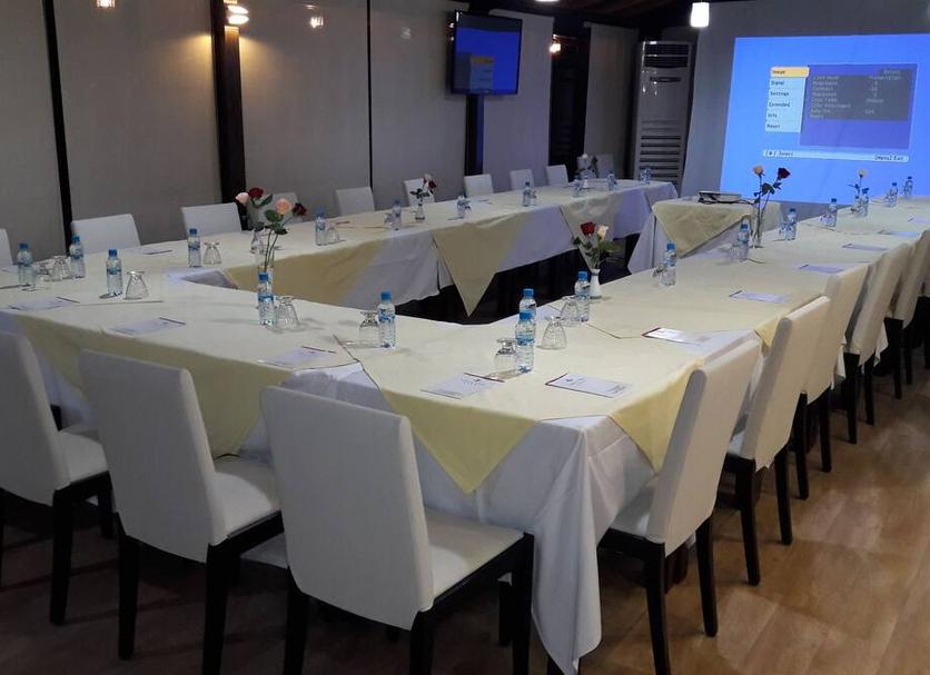 Ruang konferensi Foto
