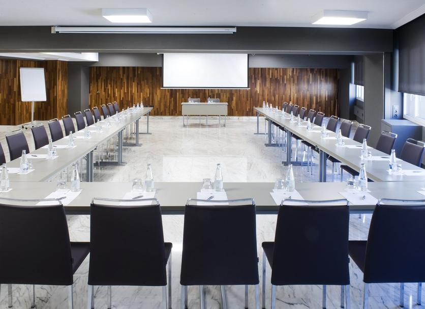 Ruang konferensi Foto
